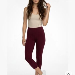 Athleta Leggings Women’s Burgundy Size Small Mid-Rise Mesh Leg Capri Athletic
